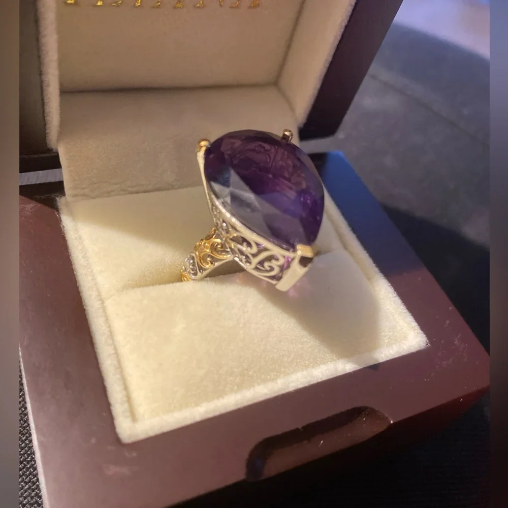 Stunning, amethyst ring gold vermeil & platinum over sterling silver, 18.6cwt! - Picture 9 of 9